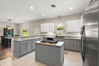 2115 Oak Leaf Cir in Mount Dora, FL - Building Photo - Building Photo
