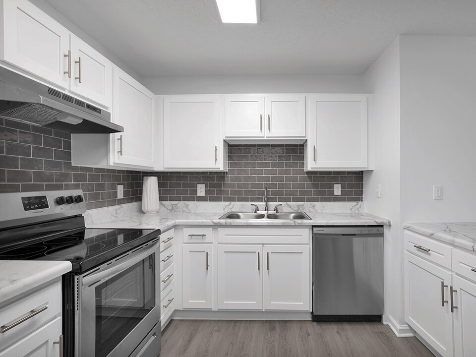The Cole Apartments in Fayetteville, NC - Building Photo