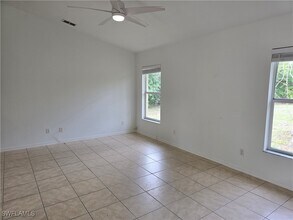 481 10th Ave NW in Naples, FL - Building Photo - Building Photo