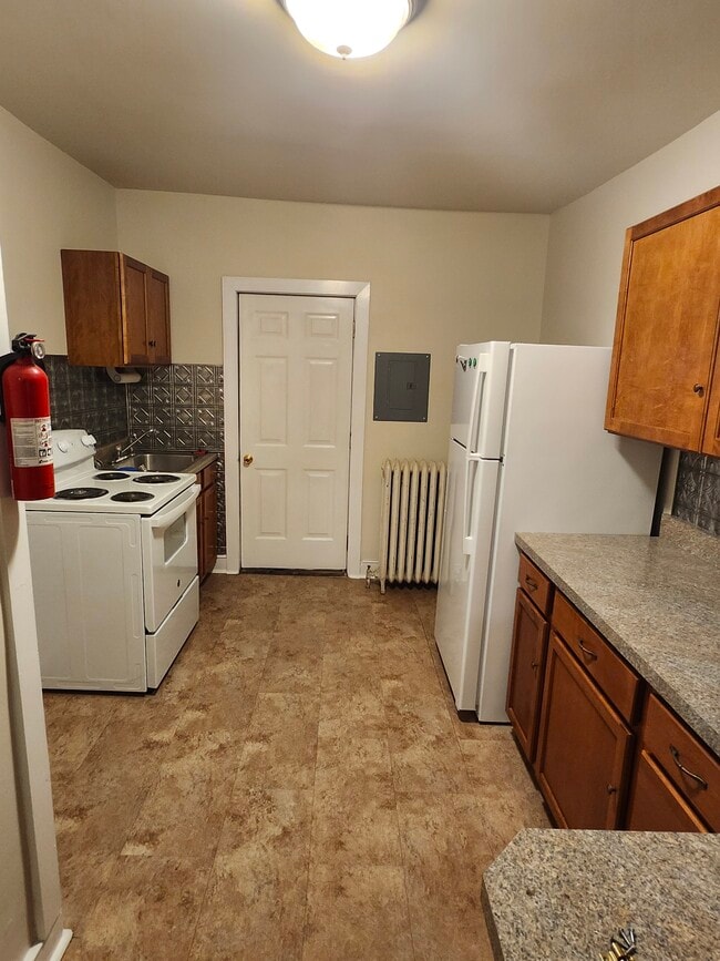 24 S Market St, Unit 24 S Market St