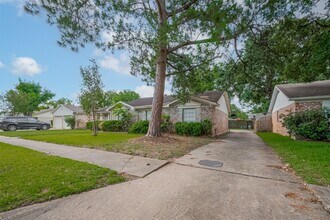 9403 Vickijohn Dr in Houston, TX - Building Photo - Building Photo