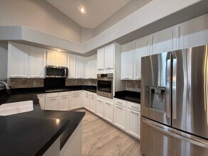 2206 Summerwind Cir in Henderson, NV - Building Photo - Building Photo