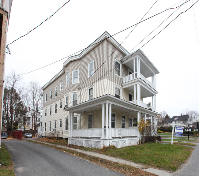 389 Main St in Torrington, CT - Building Photo - Building Photo