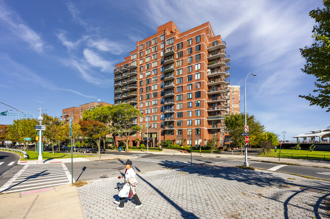 Seabreeze Plaza in Brooklyn, NY - Building Photo - Building Photo