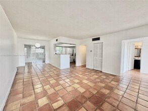 14901 SW 4th St in Pembroke Pines, FL - Foto de edificio - Building Photo