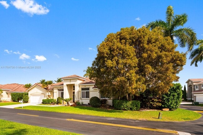 8427 SW 138th Terrace in Palmetto Bay, FL - Building Photo - Building Photo