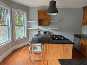 106 Rockland St in Swampscott, MA - Foto de edificio - Building Photo