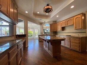 2489 W Beechwood Ave in Fresno, CA - Building Photo - Building Photo