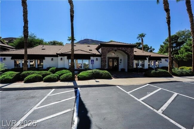 231 W Horizon Ridge Pkwy in Henderson, NV - Building Photo - Building Photo