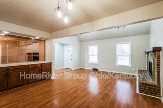3807 Red Fox Dr in Cincinnati, OH - Foto de edificio - Building Photo