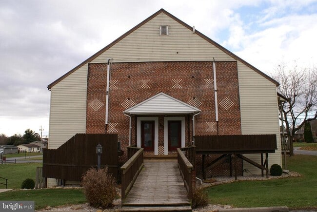 1121 Stanley Ave in Chambersburg, PA - Building Photo - Building Photo