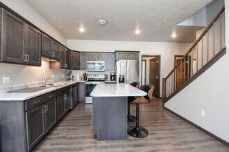 6120 S Alki Pl in Sioux Falls, SD - Foto de edificio - Building Photo