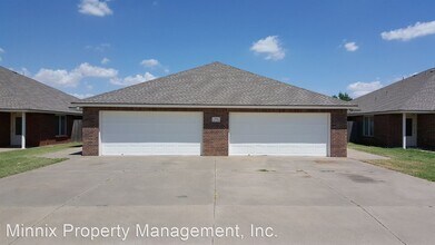 608 N Englewood Ave in Lubbock, TX - Building Photo - Building Photo