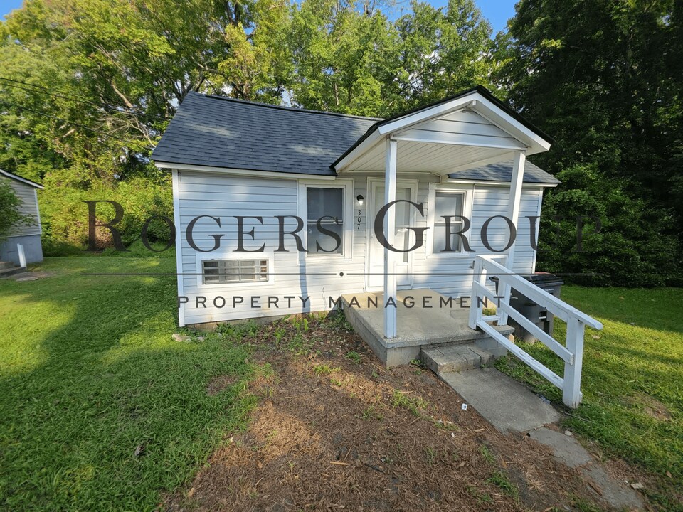 307 Perry St in Louisburg, NC - Building Photo