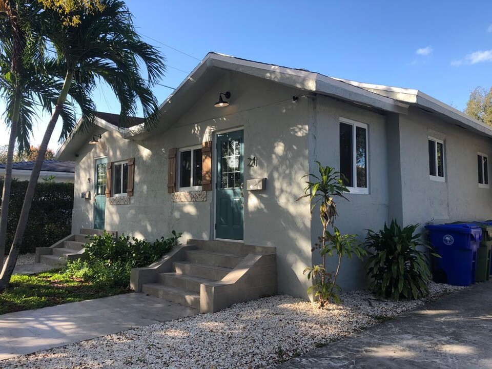 19 NE 48th St in Miami, FL - Building Photo