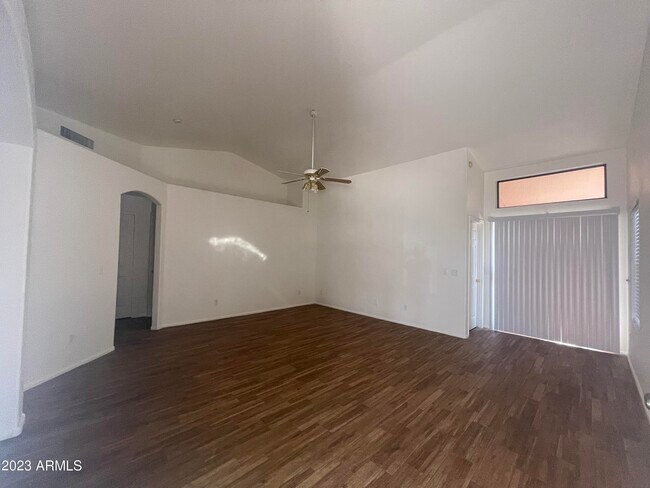 3827 W Runion Dr in Glendale, AZ - Building Photo - Building Photo