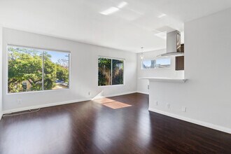 10203 Tabor St in Los Angeles, CA - Building Photo - Building Photo