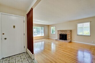 1111 Westwood Dr in San Jose, CA - Building Photo - Building Photo