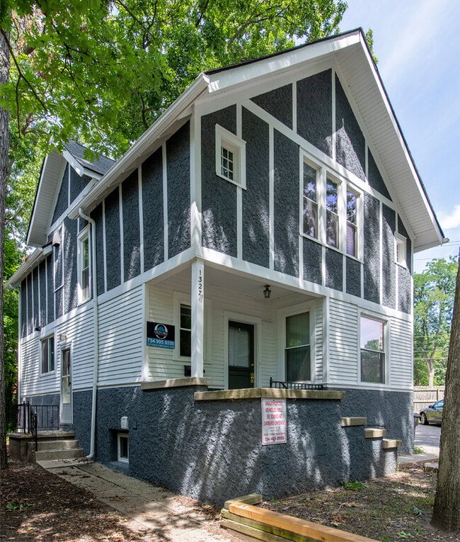 1327 Forest Ct in Ann Arbor, MI - Building Photo - Building Photo