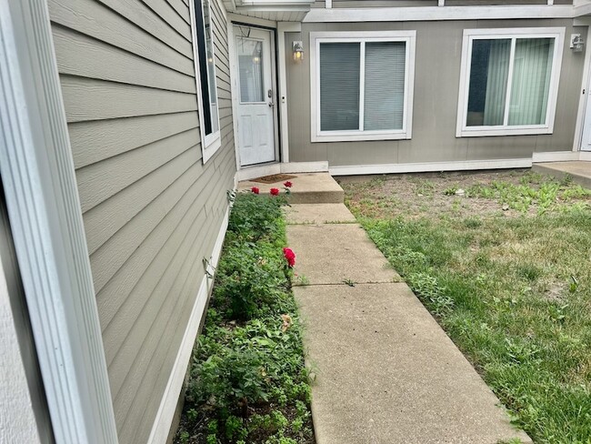 property at 2732 Wilshire Ct