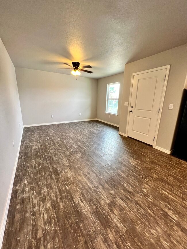 1210 2nd Ave, Unit B in Canyon, TX - Building Photo - Building Photo