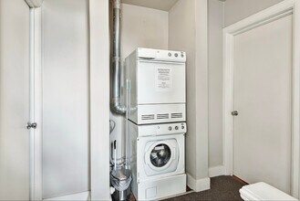 311 12th Ave E in Seattle, WA - Foto de edificio - Building Photo