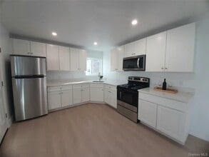 1288 NY-9G in Hyde Park, NY - Building Photo - Building Photo