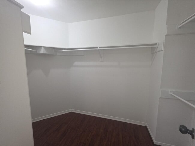 property at 1907 Summerfield Pl