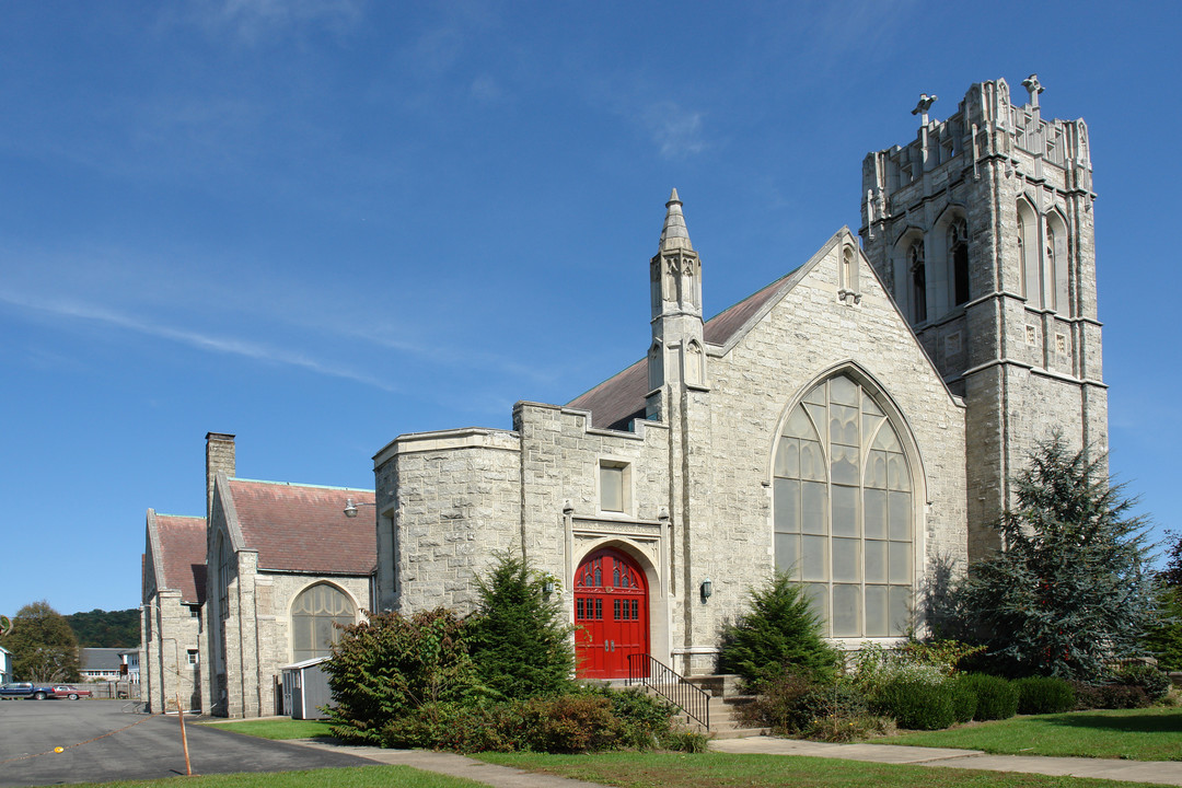 The Sanctuary in Williamsport, PA - Foto de edificio