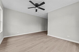7425 Ave E, Unit B in Houston, TX - Building Photo - Building Photo