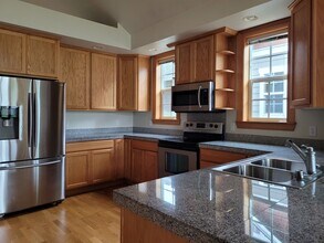 2048 Greenview Ln in Lynden, WA - Building Photo - Building Photo