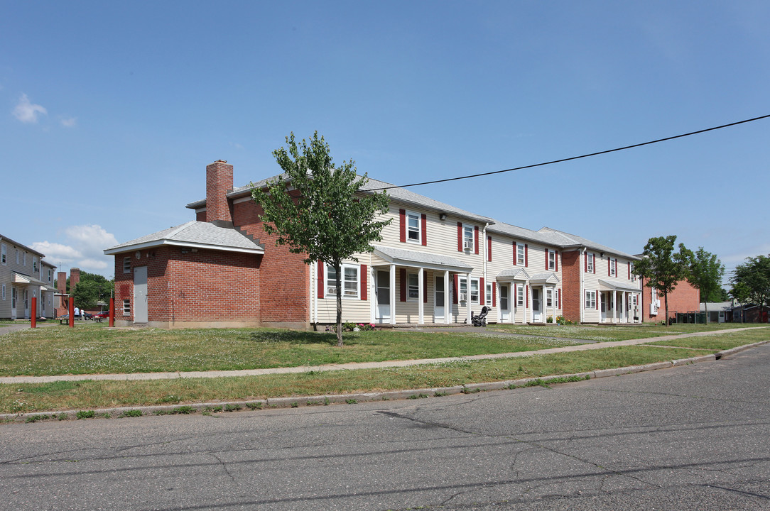 Hockanum Park in East Hartford, CT - Foto de edificio