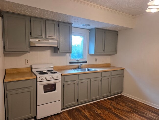 property at 110 E 40th St