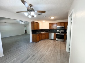 408 Briar Square in Overton, TX - Building Photo - Building Photo