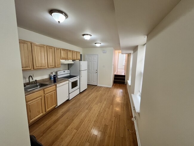 1846 W Master St, Unit 2 in Philadelphia, PA - Foto de edificio - Building Photo