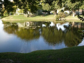 4090 N Pine Island Rd Ave in Sunrise, FL - Building Photo - Building Photo