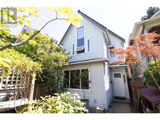 property at 1160 E Pender St