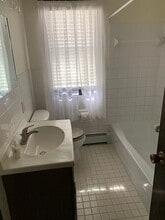 4687 3rd St NE in Fridley, MN - Foto de edificio - Building Photo