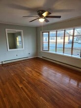 306 Commerce St in Hurlock, MD - Foto de edificio - Building Photo