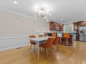 17 Beacon St in Arlington, MA - Building Photo - Building Photo