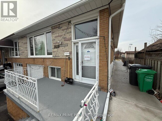 3563 Laddie Crescent in Mississauga, ON - Building Photo - Building Photo