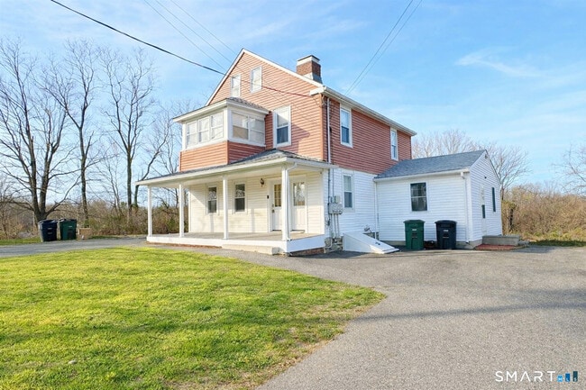 493 High St in Milford, CT - Building Photo - Building Photo