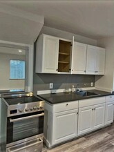 686 Santa Maria Rd, Unit El Sobrante Studio in El Sobrante, CA - Foto de edificio - Building Photo