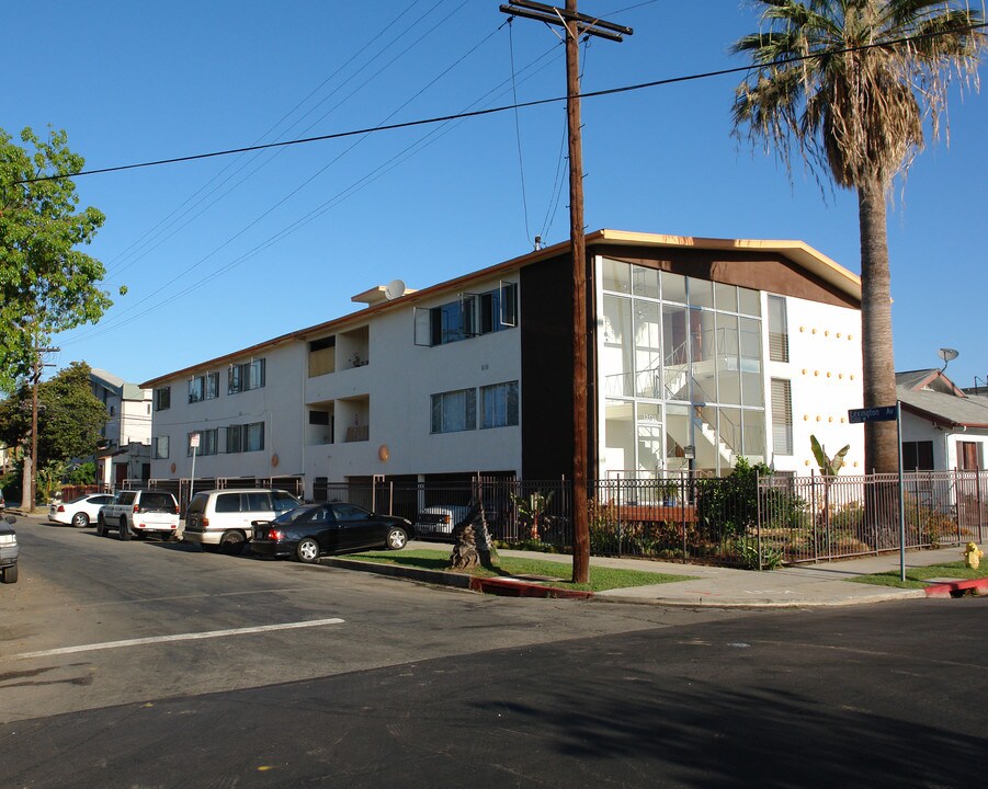 1201 N Kingsley Dr in Los Angeles, CA - Foto de edificio