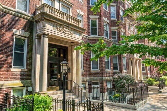 19 Queensberry St, Unit 22 in Boston, MA - Foto de edificio - Building Photo