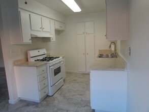 2038 N Lincoln St, Unit 2038 in Orange, CA - Building Photo - Building Photo