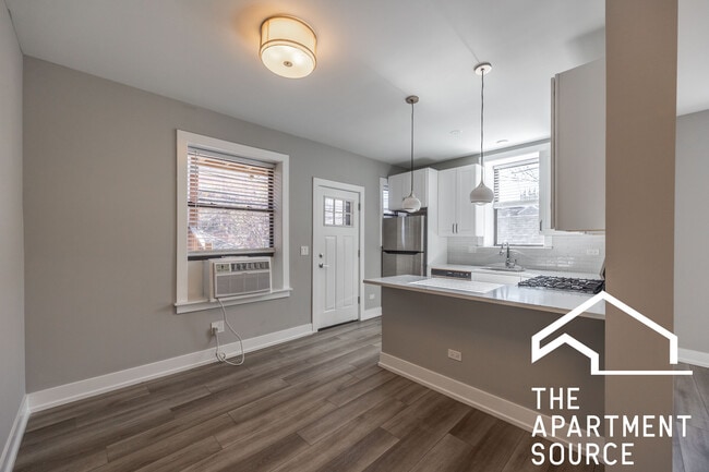 property at 3937 N Janssen Ave