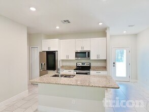 1297 13th St in Orange City, FL - Building Photo - Building Photo