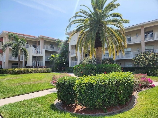 6503 Stone River Rd, Unit 302 in Bradenton, FL - Building Photo - Building Photo