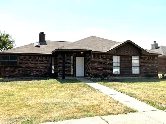 1610 Autumn Breeze Ln in Lewisville, TX - Building Photo - Building Photo